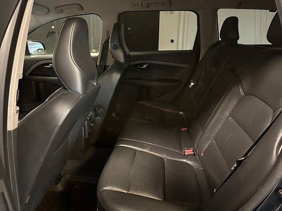 Volvo V70 8 of 20