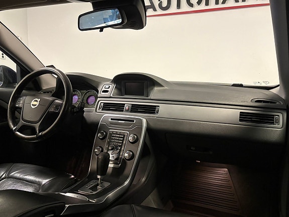 Volvo V70 9 of 20