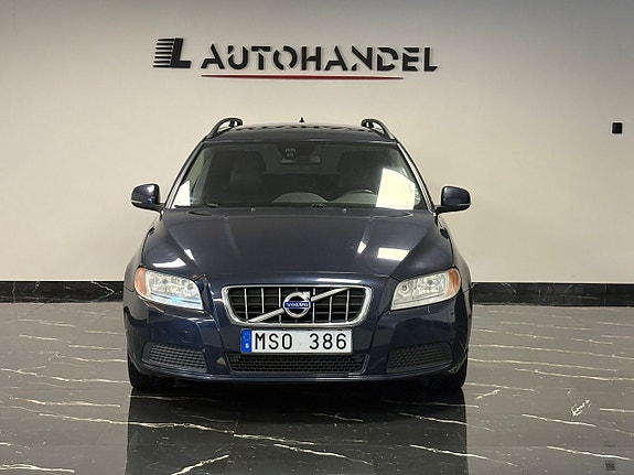 Volvo V70 2 of 20
