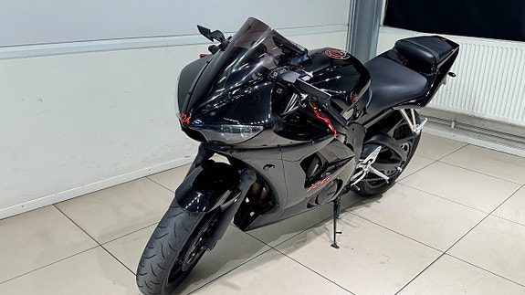 Yamaha YZF-R6 0.6 2 of 11