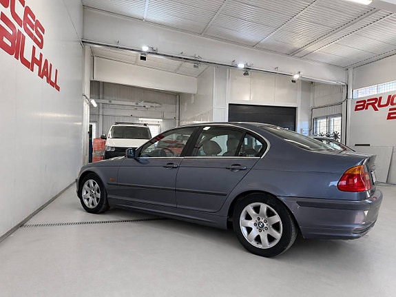 BMW 320 6 of 11