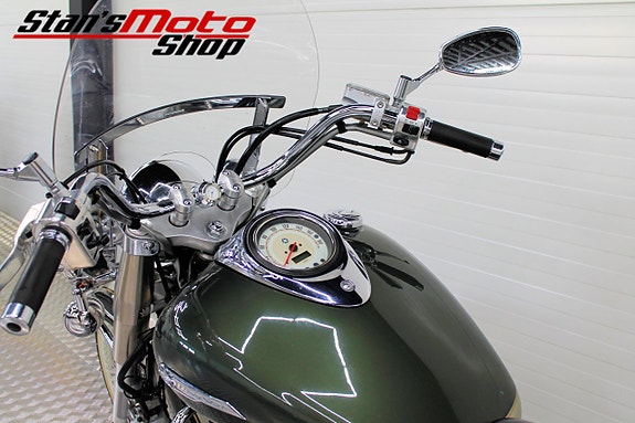 Yamaha XVS1100A Dragstar Vance&Hines 15 of 16