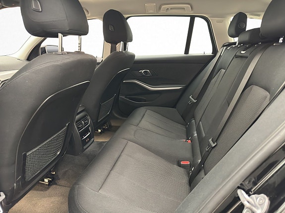 BMW 330e 22 of 30