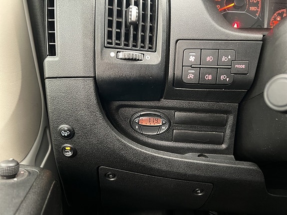 Peugeot Boxer 12 of 26
