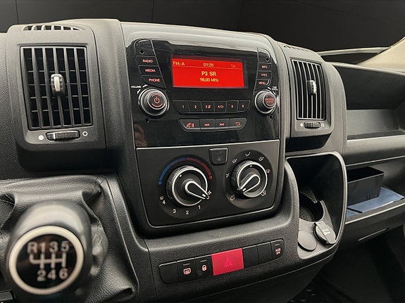 Peugeot Boxer 19 of 26