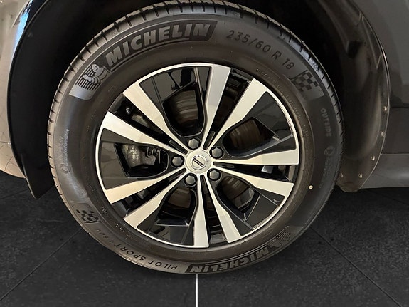 Volvo XC60 9 of 15
