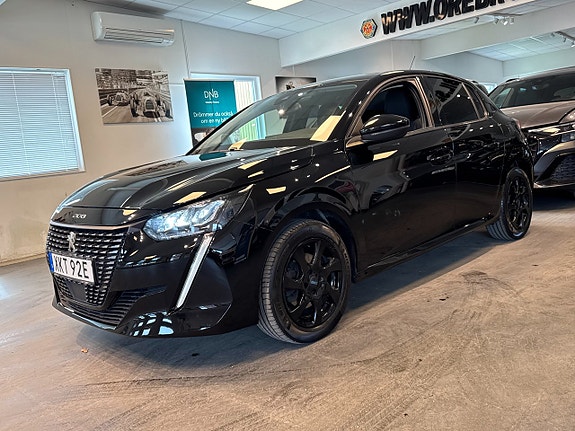 Peugeot 208 2 of 5