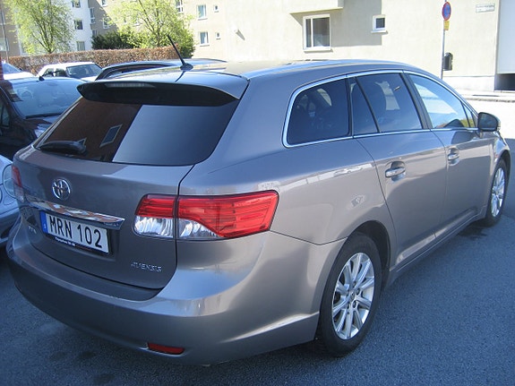 Toyota Avensis 5 of 5
