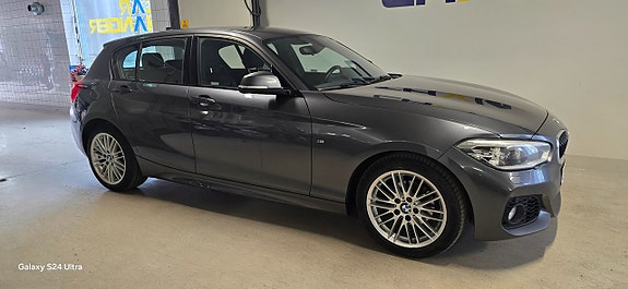 BMW 118i 3 of 5