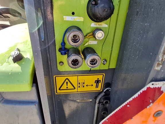 CLAAS Scorpion 7050 Varipower Plus 8 of 24