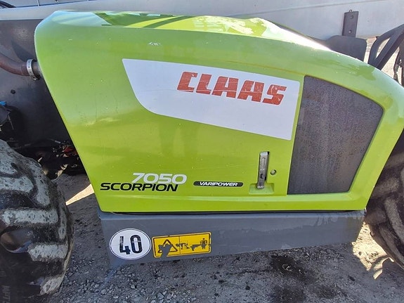 CLAAS Scorpion 7050 Varipower Plus 9 of 24