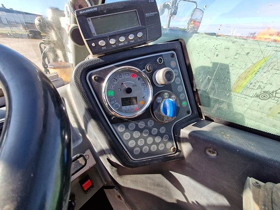 CLAAS Scorpion 7050 Varipower Plus 12 of 24