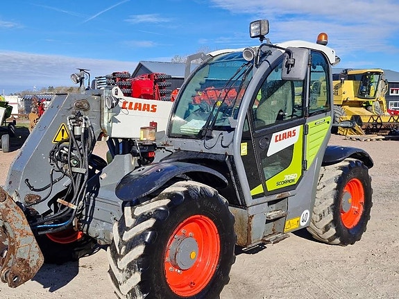 CLAAS Scorpion 7050 Varipower Plus 3 of 24