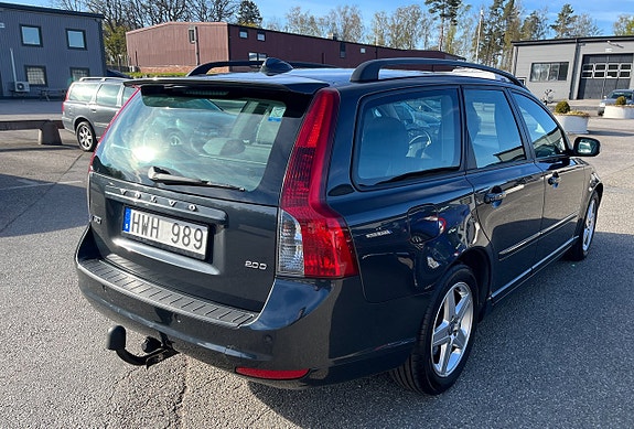 Volvo V50 4 of 5