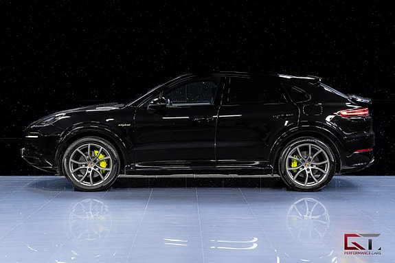 Porsche Cayenne 5 of 5