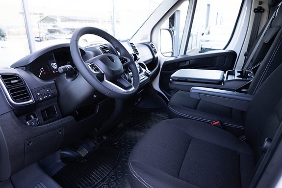 Peugeot Boxer 9 of 17