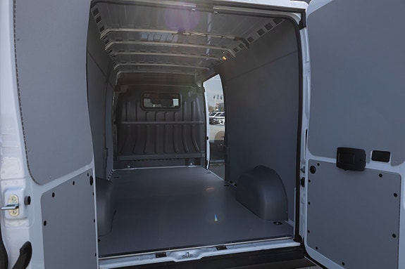 Peugeot Boxer 8 of 17