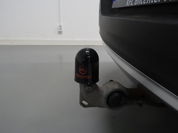 Volvo XC40 13 of 30