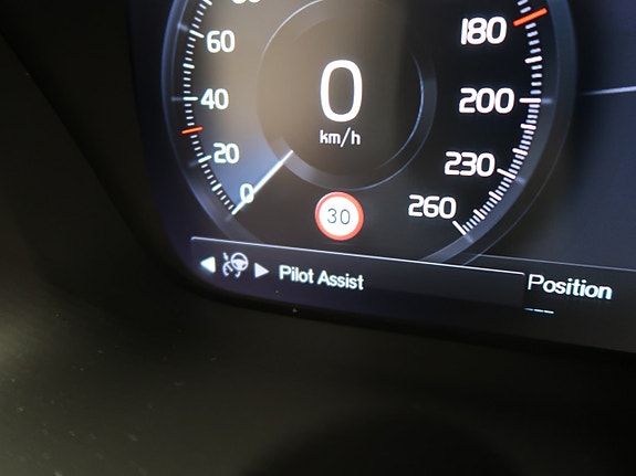 Volvo XC40 24 of 30