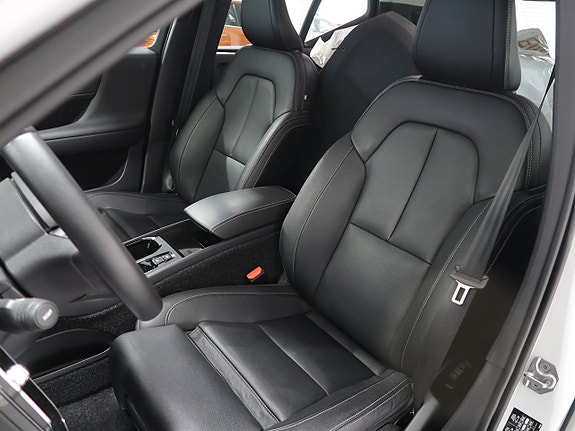 Volvo XC40 19 of 30