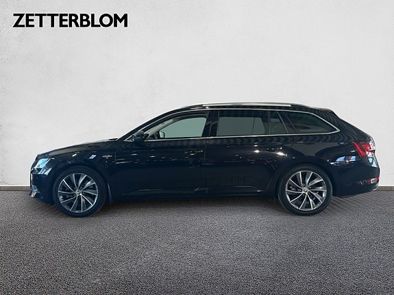 Skoda Superb 2 of 5