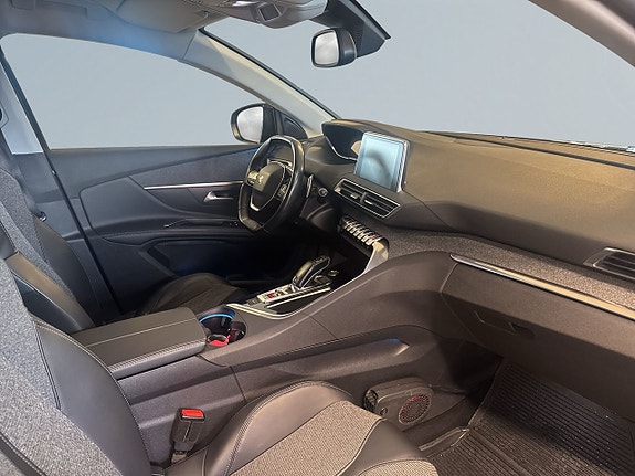 Peugeot 5008 10 of 18