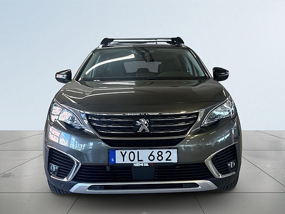 Peugeot 5008 2 of 5