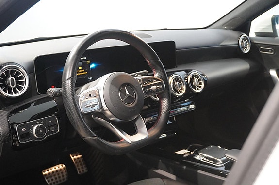 Mercedes-Benz A200 2 of 5