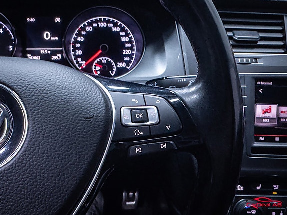 Volkswagen Golf Alltrack 21 of 26