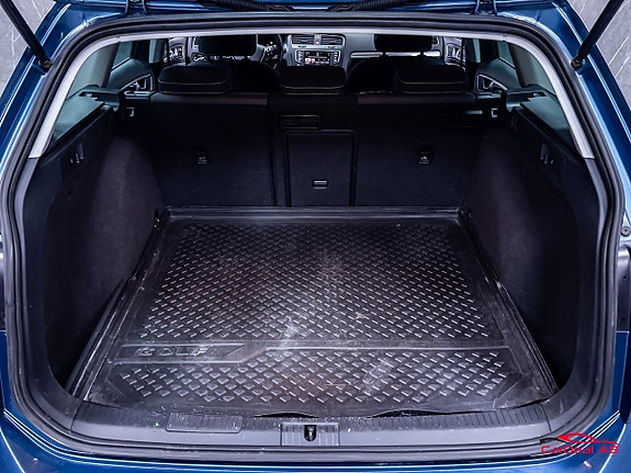 Volkswagen Golf Alltrack 17 of 26
