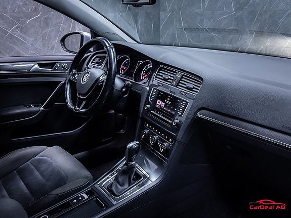 Volkswagen Golf Alltrack 13 of 26