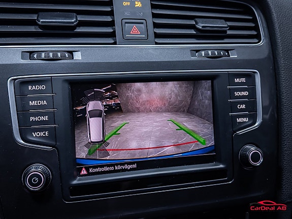 Volkswagen Golf Alltrack 22 of 26