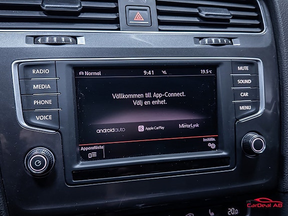 Volkswagen Golf Alltrack 23 of 26