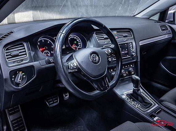 Volkswagen Golf Alltrack 12 of 26