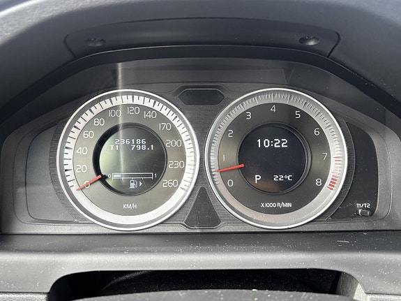 Volvo XC70 17 of 22