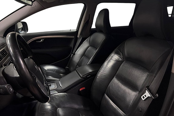Volvo XC70 13 of 22