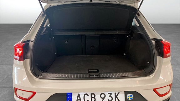 Volkswagen T-Roc 12 of 13