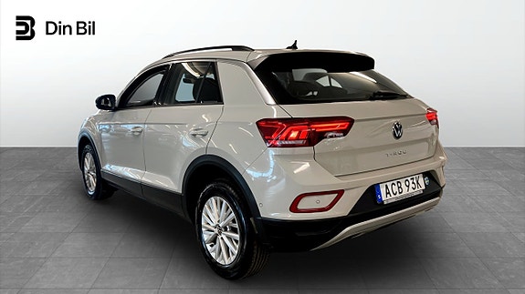 Volkswagen T-Roc 3 of 13