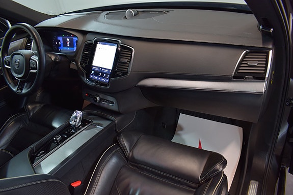 Volvo XC90 11 of 24