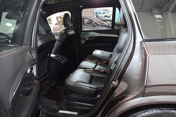Volvo XC90 16 of 24