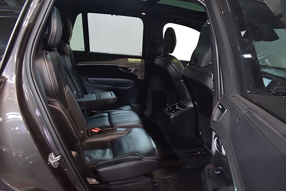 Volvo XC90 14 of 24