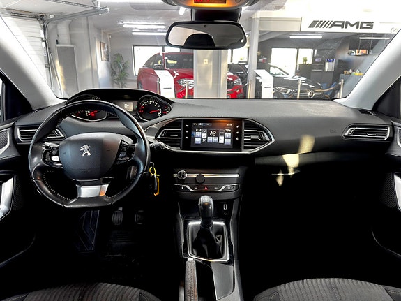 Peugeot 308 14 of 15