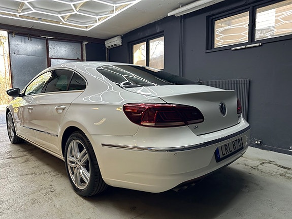 Volkswagen CC 3 of 5