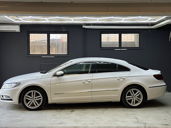 Volkswagen CC 2 of 5