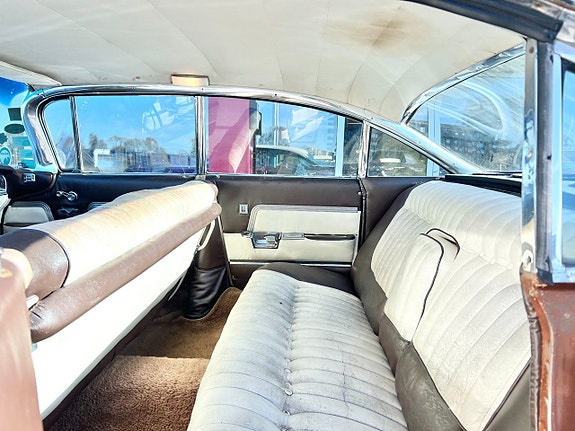 Cadillac Deville 10 of 11