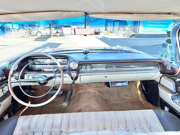 Cadillac Deville 6 of 11