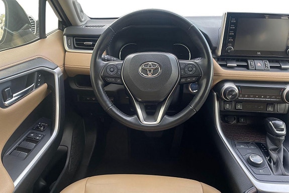 Toyota RAV4 17 of 27