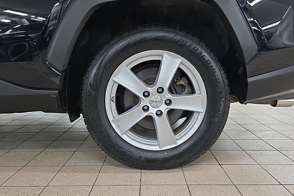 Toyota RAV4 10 of 27
