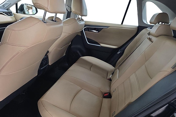 Toyota RAV4 24 of 27
