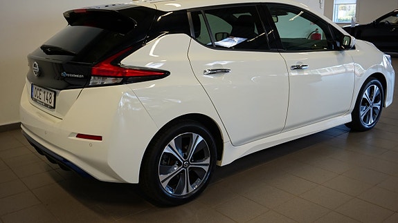 Nissan Leaf 3 of 5